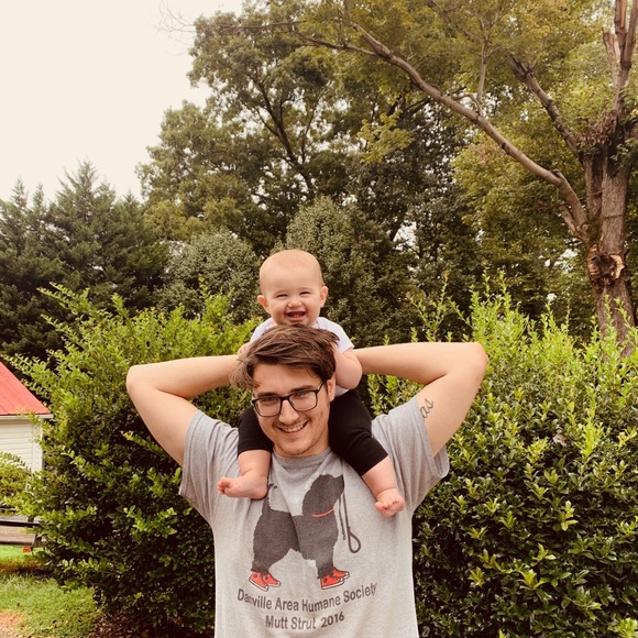 Meet your Posher, Devin - Picture 1 of 1